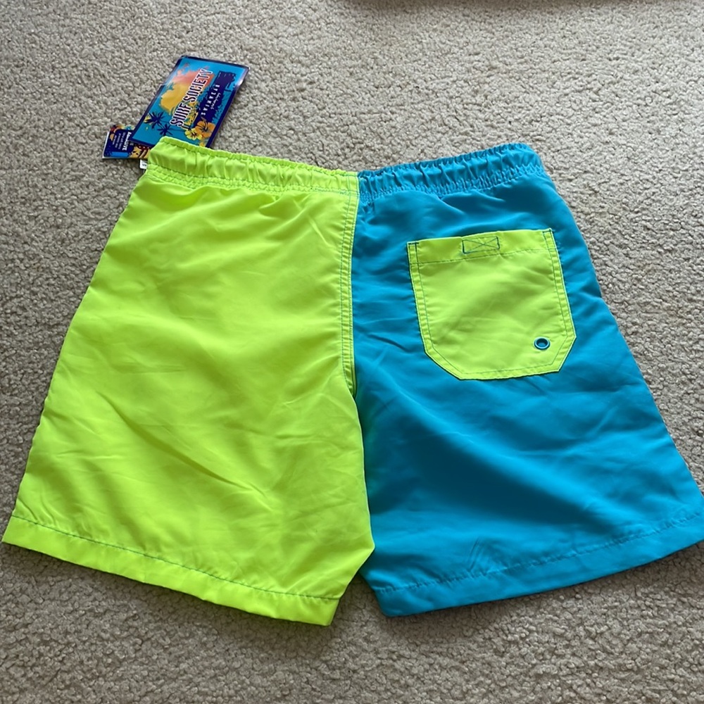 ๐๏ธ NWT - Boys swim shorts - Picture 6 of 8